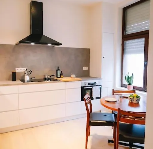 Feriehus Gezellig & Ruim Rijhuis Met 3 Slaapkamers Dichtbij Gent