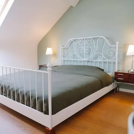 Gezellig & Ruim Rijhuis Met 3 Slaapkamers Dichtbij