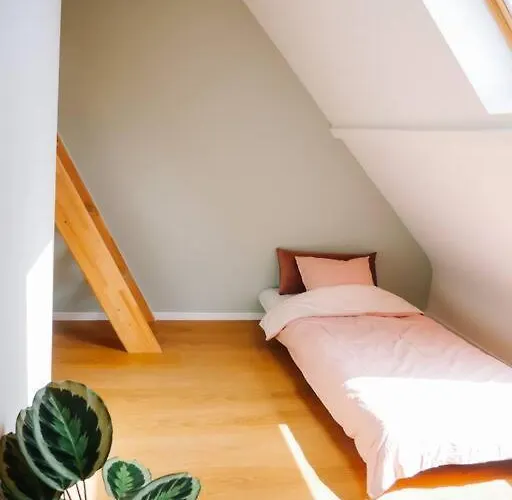 Дом отдыха Gezellig & Ruim Rijhuis Met 3 Slaapkamers Dichtbij Гент