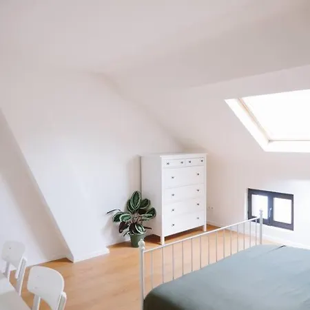 Vakantiehuis Gezellig & Ruim Rijhuis Met 3 Slaapkamers Dichtbij