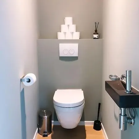 Gezellig & Ruim Rijhuis Met 3 Slaapkamers Dichtbij